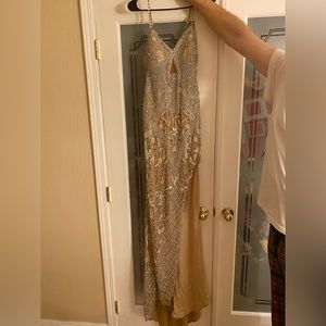 GORGEOUS SPARKLY GOWN!